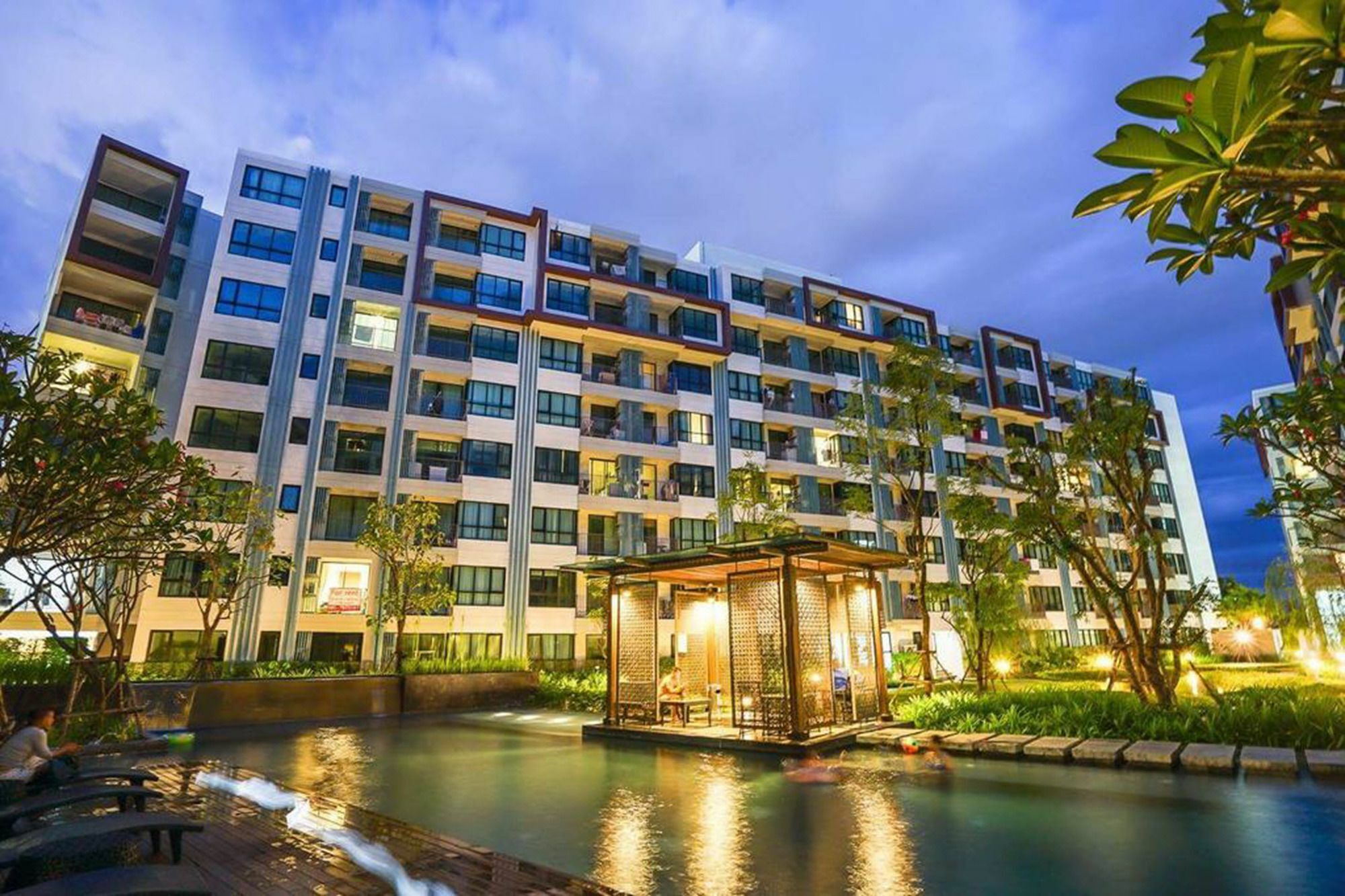 Centrio Nearby Central Пхукет Экстерьер фото